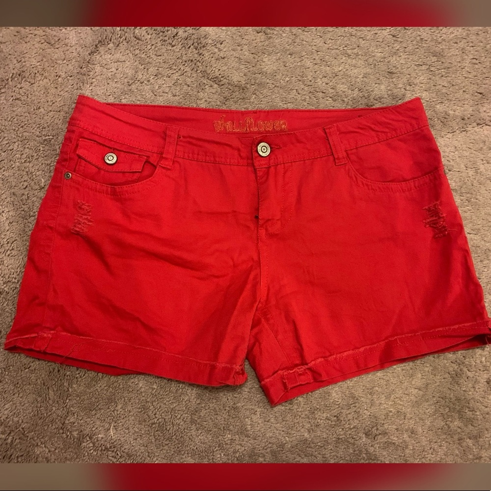 💕Distressed Red shorts